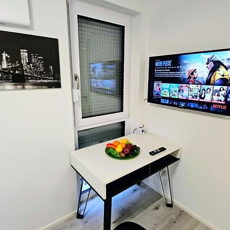 Apartment Kueche Arbeitsplatz Netflix Wlan Barrierefrei Augsburg Kültér fotó