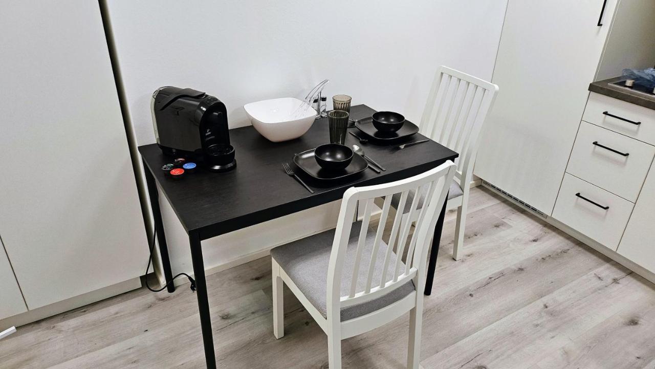 Apartment Kueche Arbeitsplatz Netflix Wlan Barrierefrei Augsburg Kültér fotó